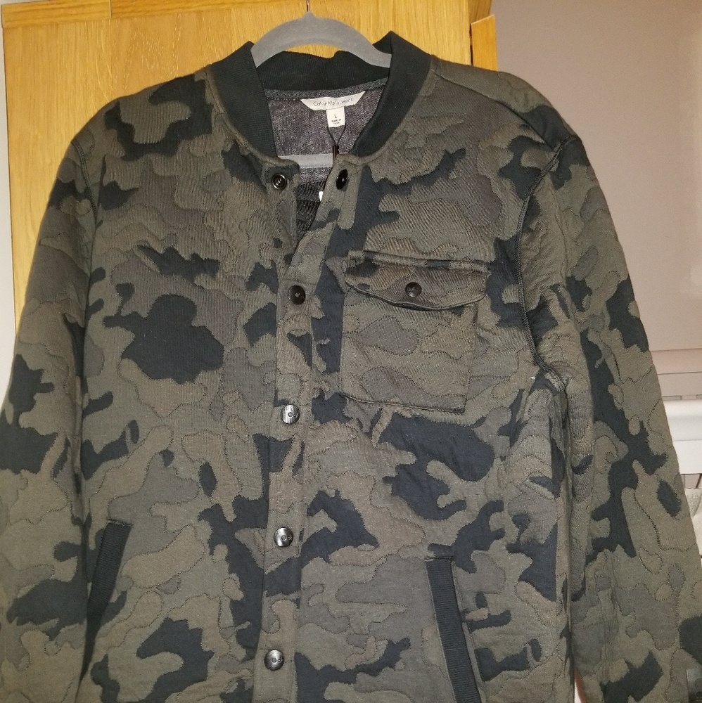 Soft pillow bomber jacket